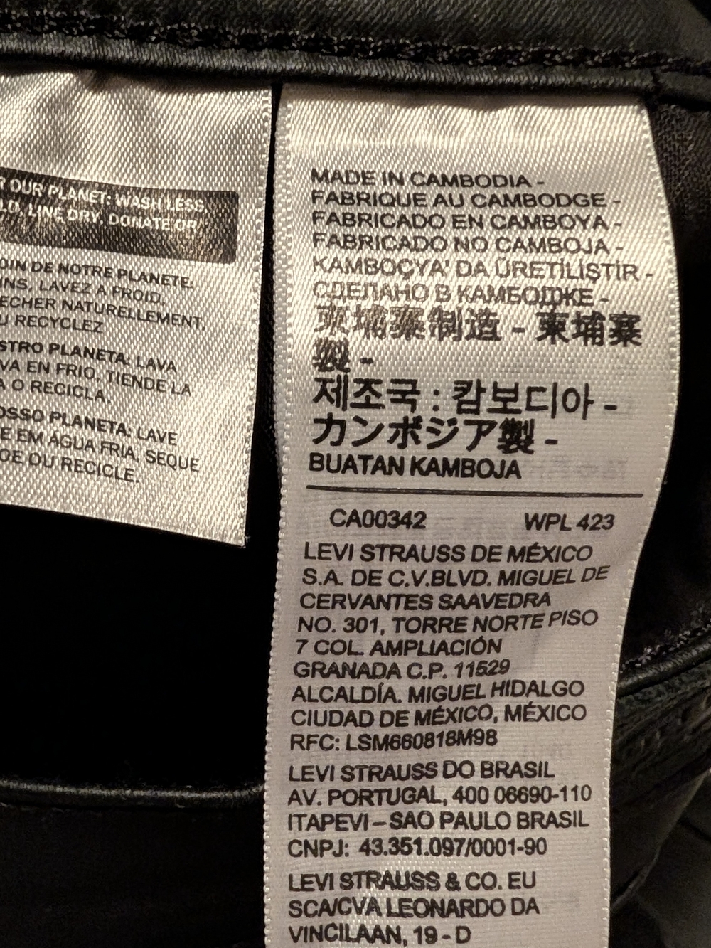 Levi's 724 Premium High Rise Straight Faux Leather Pants in Black 29x32 NWOT - Picture 10 of 16
